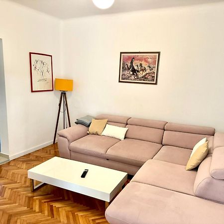 Apartments Mikelic Kampor Bagian luar foto
