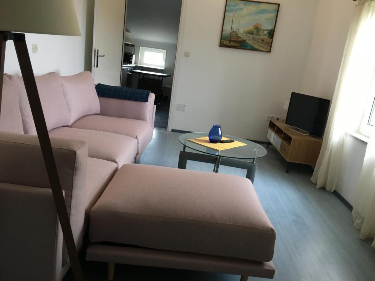 Apartments Mikelic Kampor Bagian luar foto