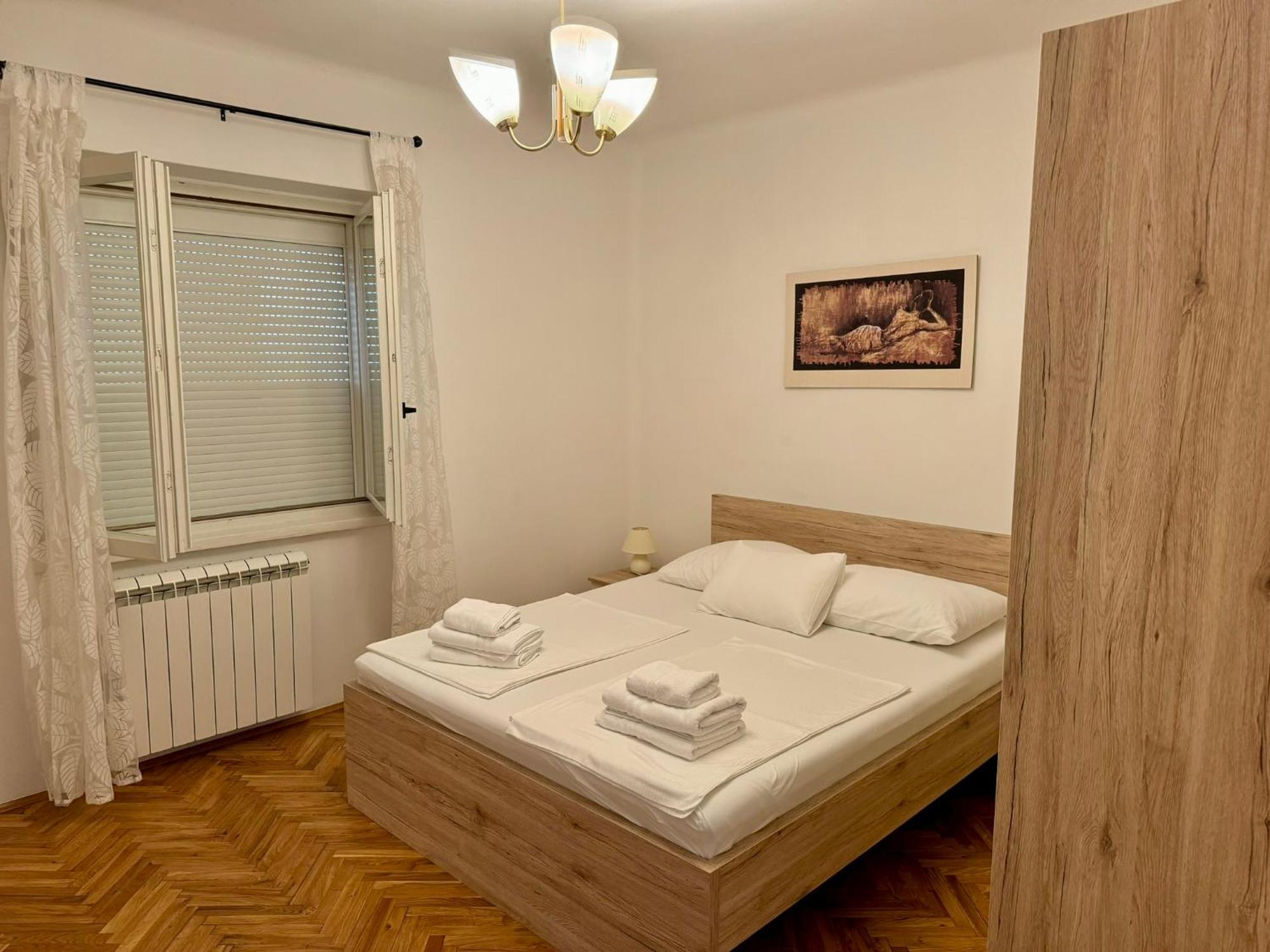 Apartments Mikelic Kampor Bagian luar foto