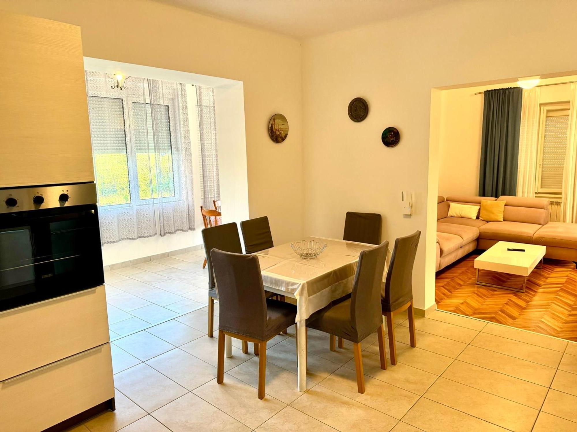 Apartments Mikelic Kampor Bagian luar foto