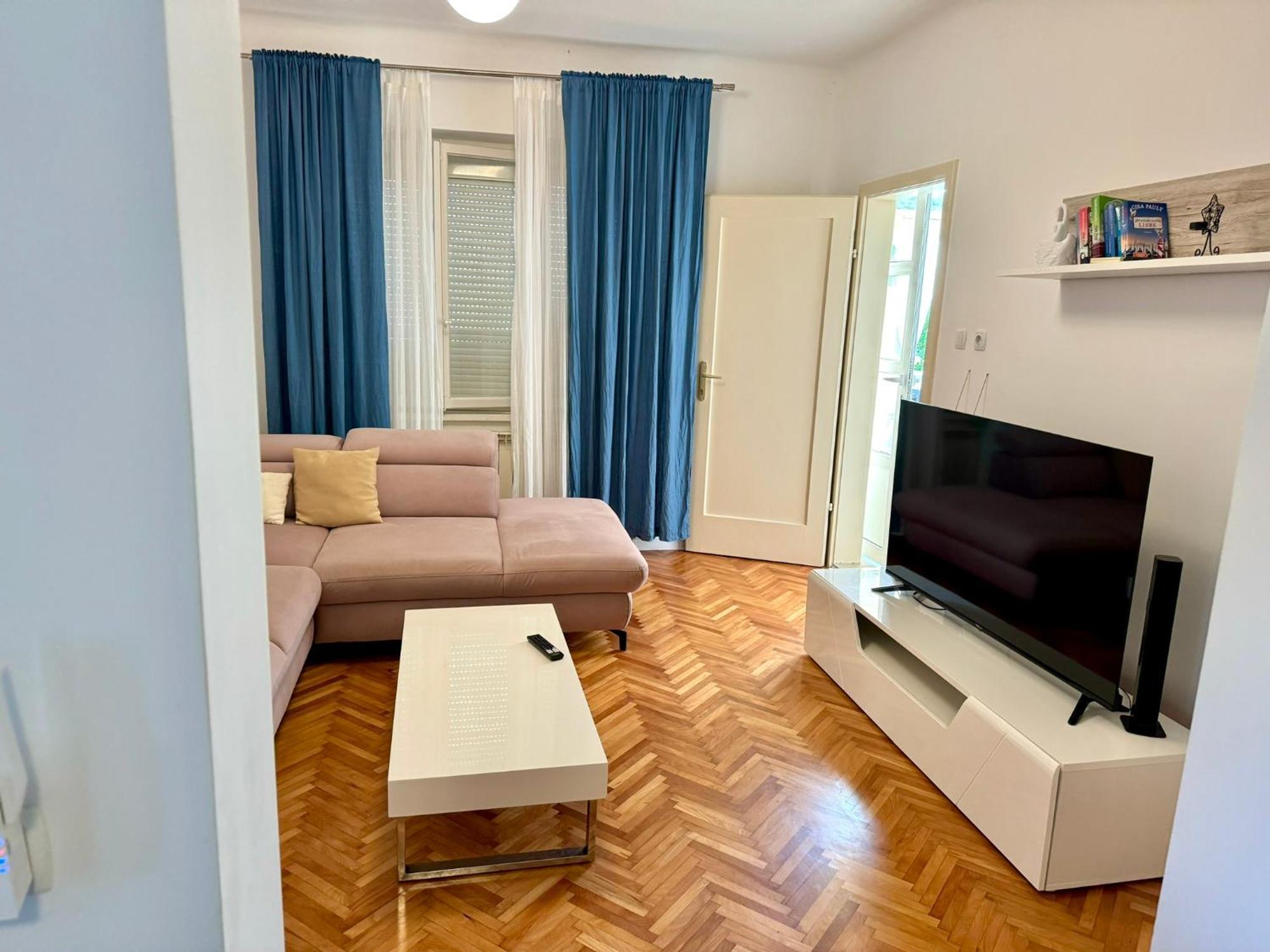 Apartments Mikelic Kampor Bagian luar foto